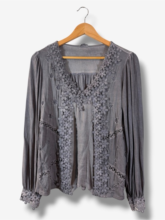 POL Tops - POL Gray Embroidered Floral Appliqué Top Size M Balloon Sleeve Boho Festival
